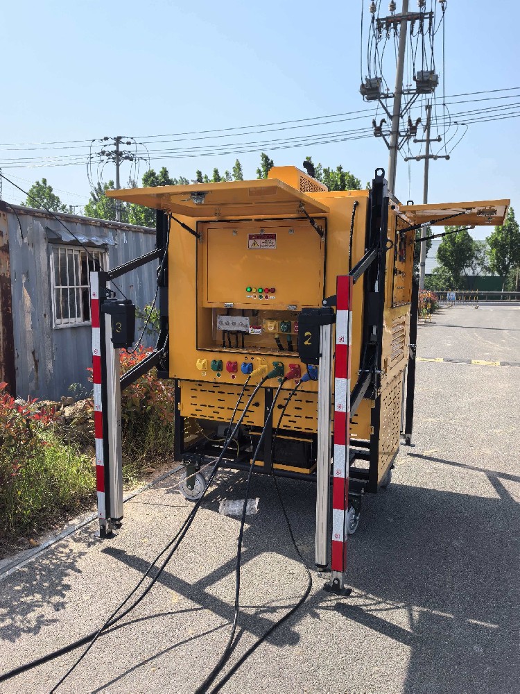 自裝卸發(fā)電方艙保電現(xiàn)場(chǎng)50KW